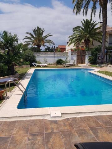 Mediterranee Room Villa Blanca Камбрілс Екстер'єр фото